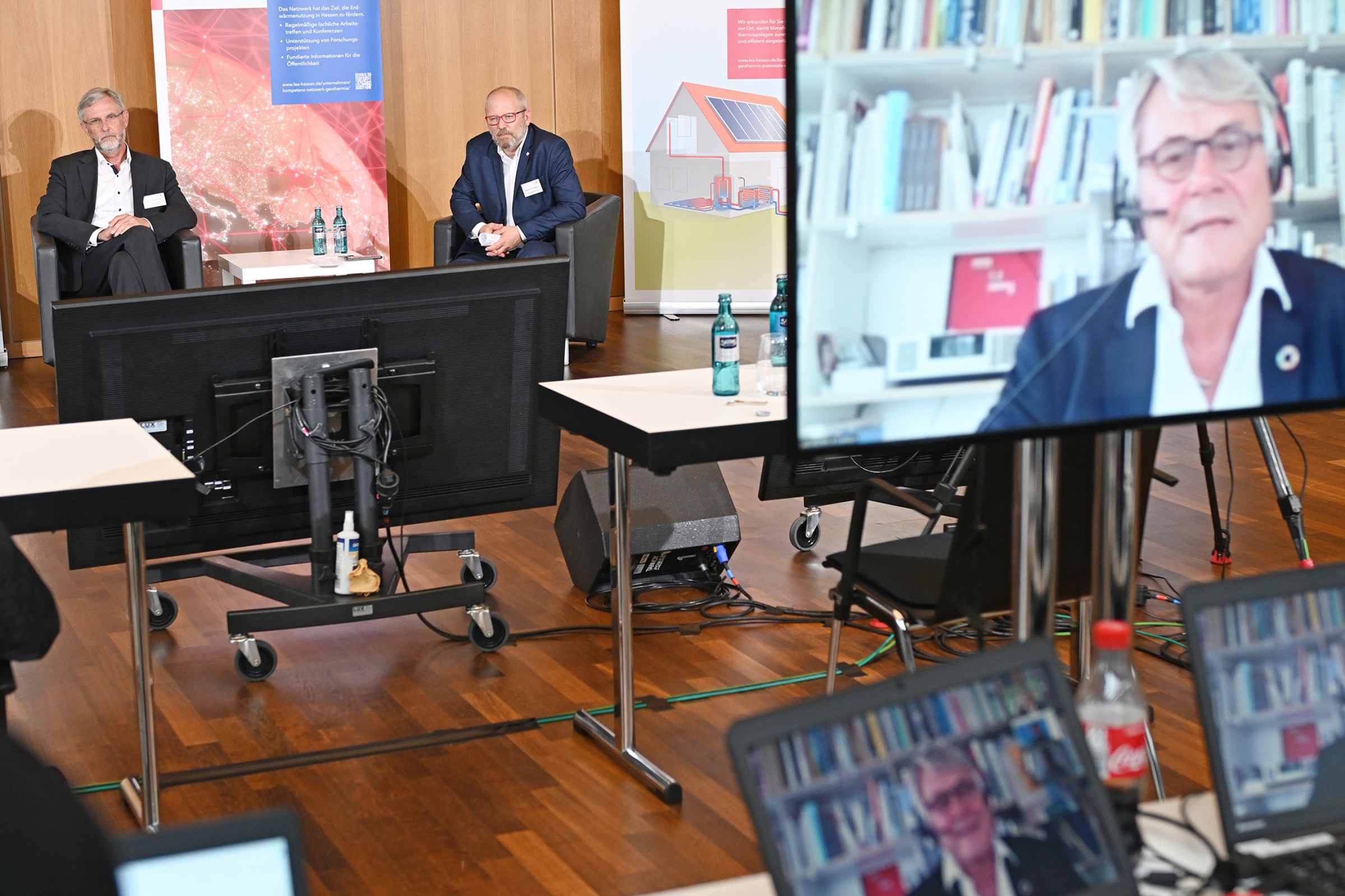 Blick auf die Regie des Geothermie-Forums 2021