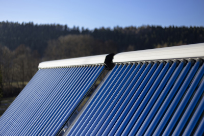 Detailaufnahme einer Solarthermieanlage